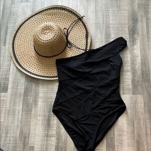 One shoulder one piece swimsuit with mesh
